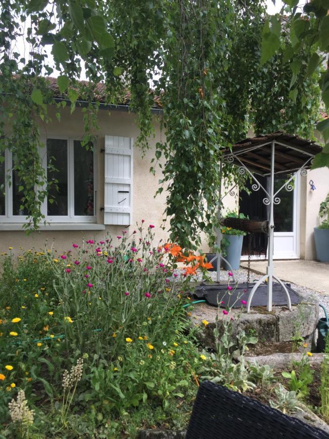 Le Gite Du Petit Renard: A Tranquil Gite With Pool Oradour-Saint-Genest 외부 사진