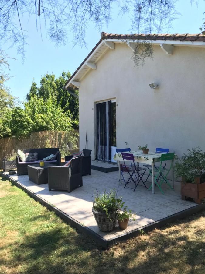 Le Gite Du Petit Renard: A Tranquil Gite With Pool Oradour-Saint-Genest 외부 사진